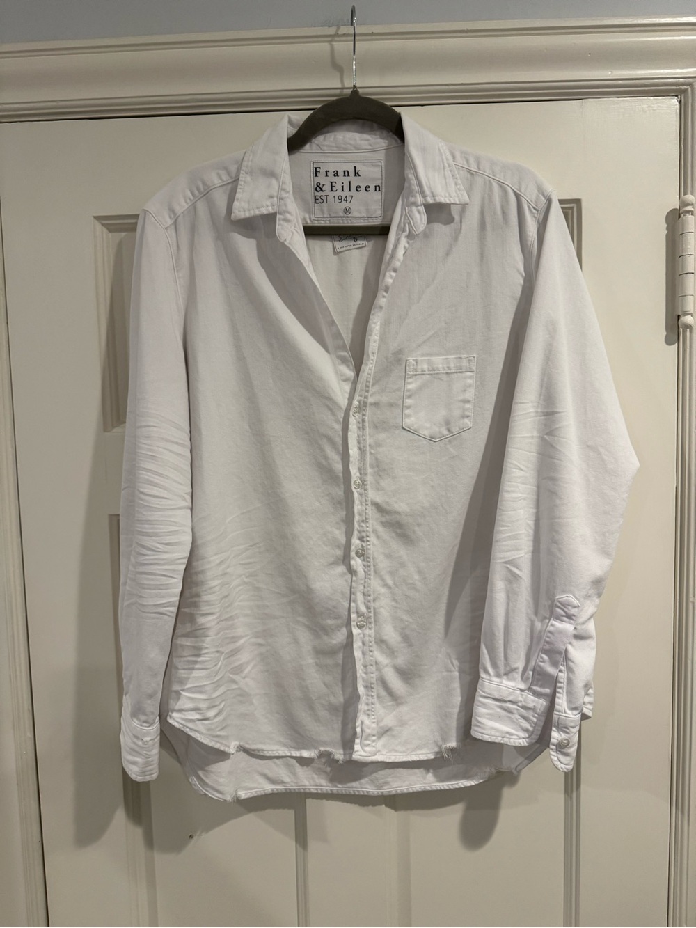Frank & Eileen White Relaxed Long-Sleeve Button-Down Shirt